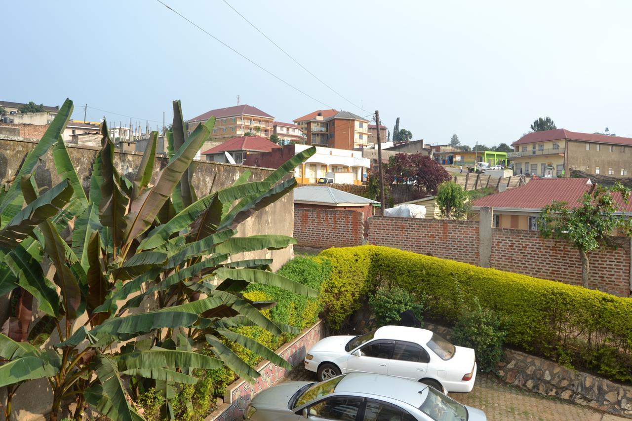 Raja Excelsior Hotel Fort Portal Exterior foto